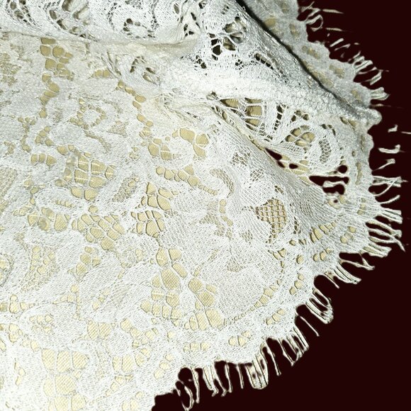 WHBM WHITE LACE TOP WITH BELL SLEEVES FEATURING EYELASH FRINGE DETAIL SIZE 00 - Picture 9 of 13